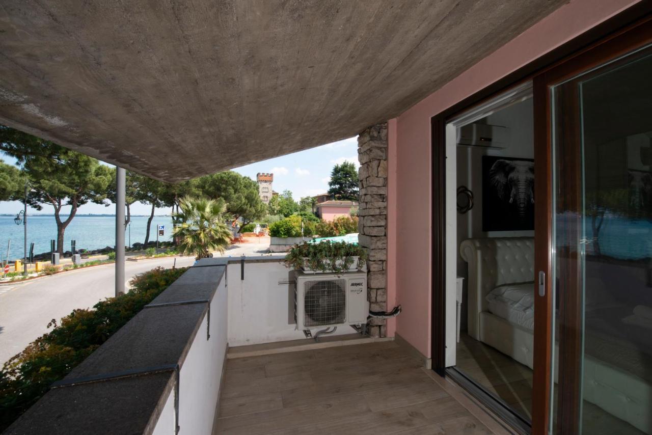 Splendid Lake Apartamento Desenzano del Garda Exterior foto