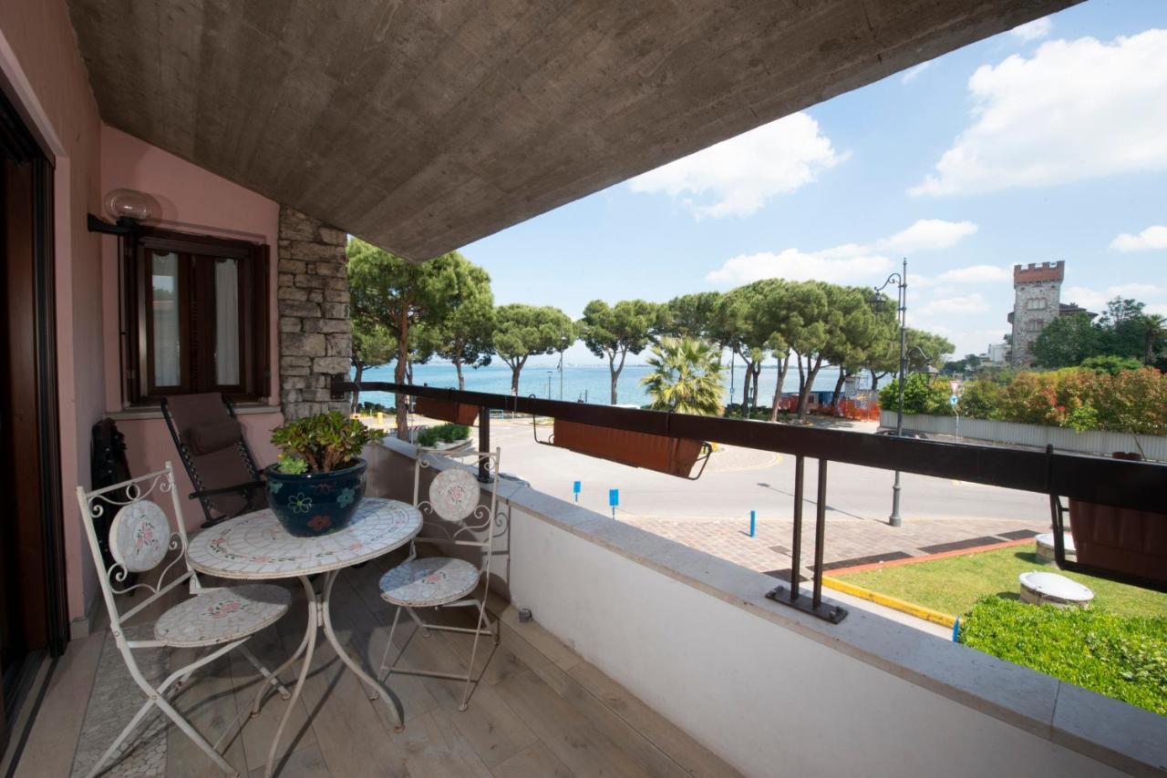 Splendid Lake Apartamento Desenzano del Garda Exterior foto